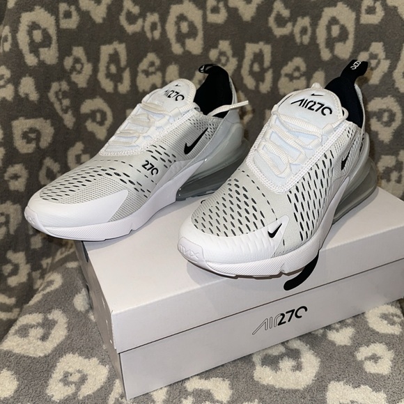 NIKE AIR MAX 270 CASUAL SHOES 😍 WHITE/BLACK 😍 NEW & NEVER WORN 😍 - Picture 3 of 17